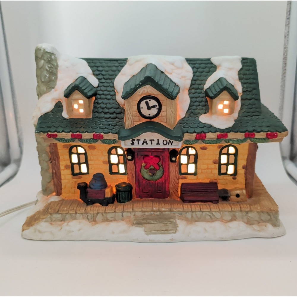 Mervyns 1995 Village Square Train Station Lighted Holiday Christmas Rare Vtg EUC